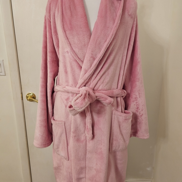 Pink Robe with Red Heart Embroidery - Picture 6 of 6